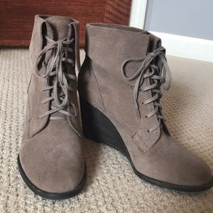 LUCKY BRAND BOOTIES SIZE 8.5